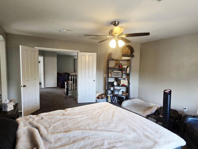 Building Photo - 2 story 3-bed, 2-bath home in San Tan Valley!