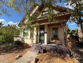 Building Photo - Charming 2-Bedroom Home in The Avenues!