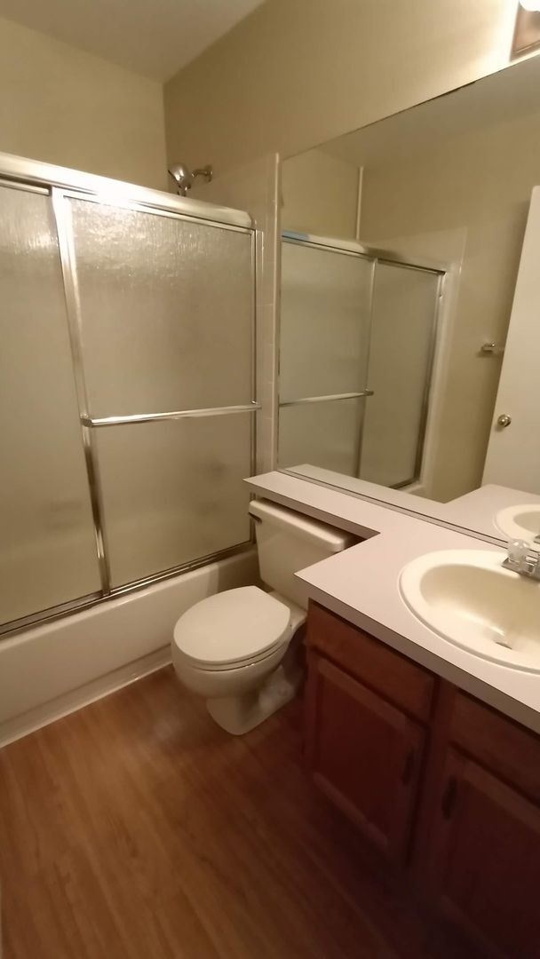 Building Photo - 4 Bed 2.5 Bath Available Now - MileStone R...