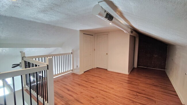 Building Photo - 1705 E Carson St