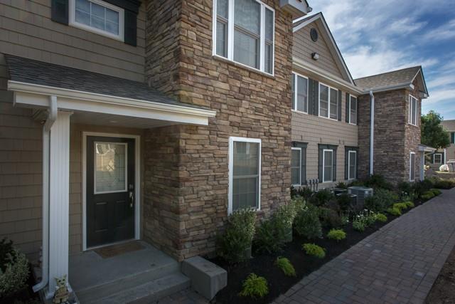 Building Photo - 1008 Vista View Dr