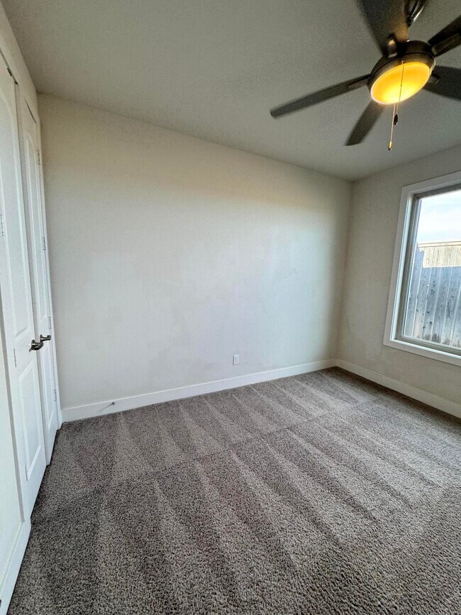 Building Photo - 23 Wilshire Blvd