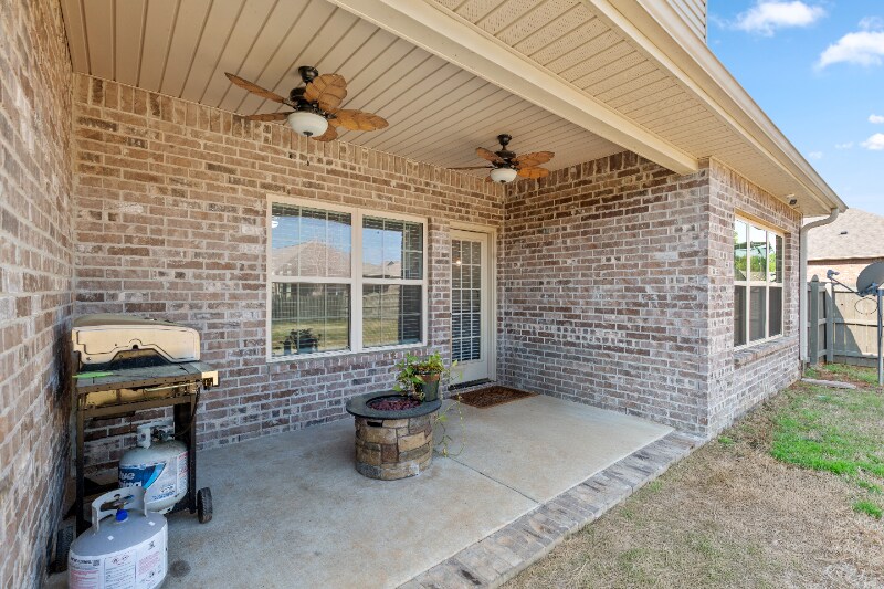 Building Photo - 11006 Thorne Dr