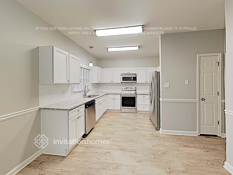 Building Photo - 3620 Broken Arrow Dr