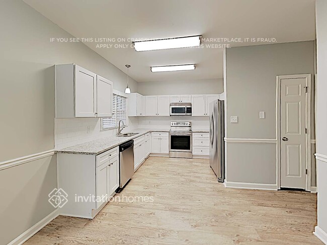 Building Photo - 3620 Broken Arrow Dr