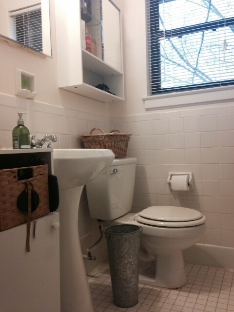 Building Photo - 317 3rd St NE