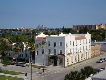 2320 N Dixie Hwy - The Pershing Suites - The Pershing Suites