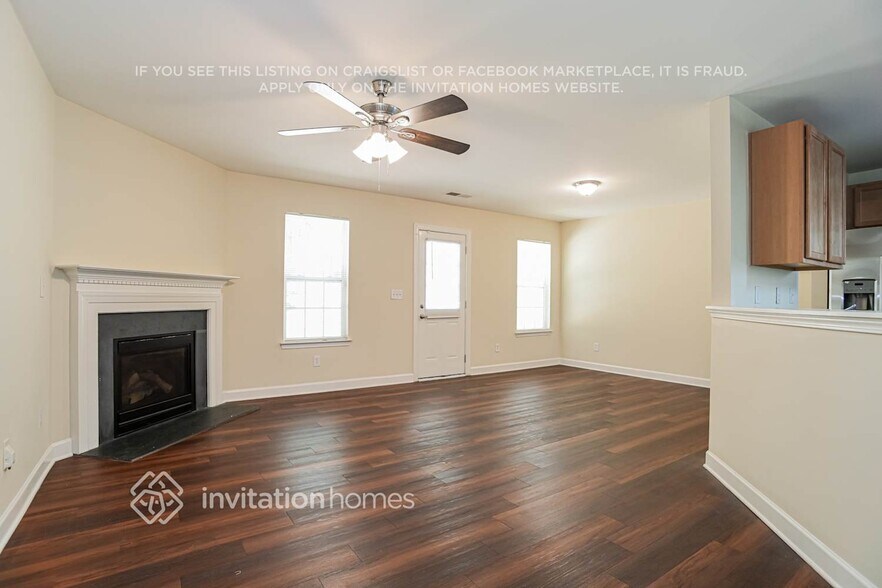 Building Photo - 305 Peachtree Rd