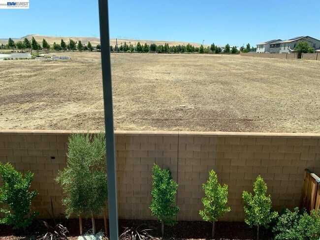 Building Photo - 7149 Diamond Ave