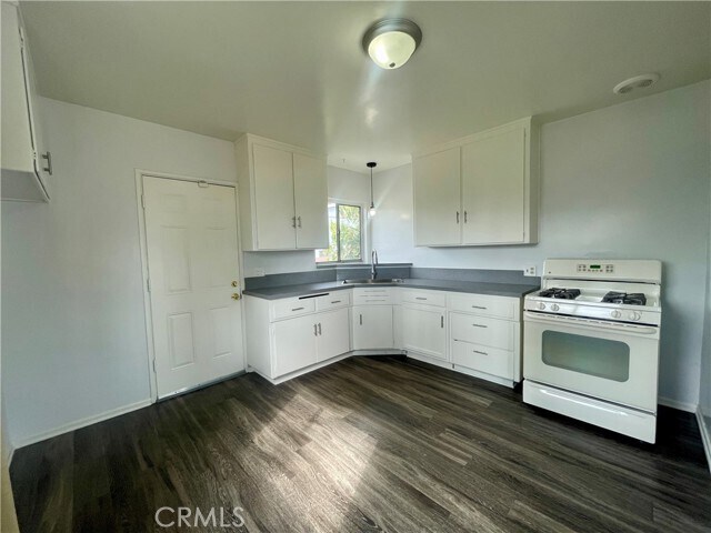 Building Photo - 538 N Fuchsia Ave