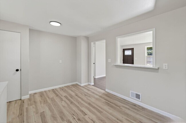 Building Photo - Saratoga Street