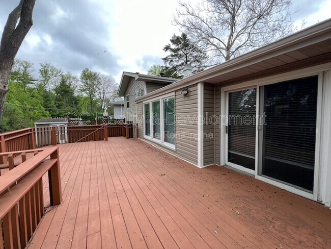 Building Photo - 1540 Edgefield Ln