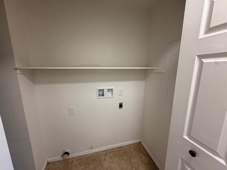 Building Photo - 556 S 1100 E