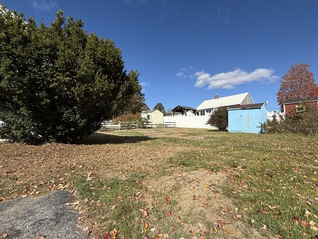 Building Photo - 66 Memory Ln