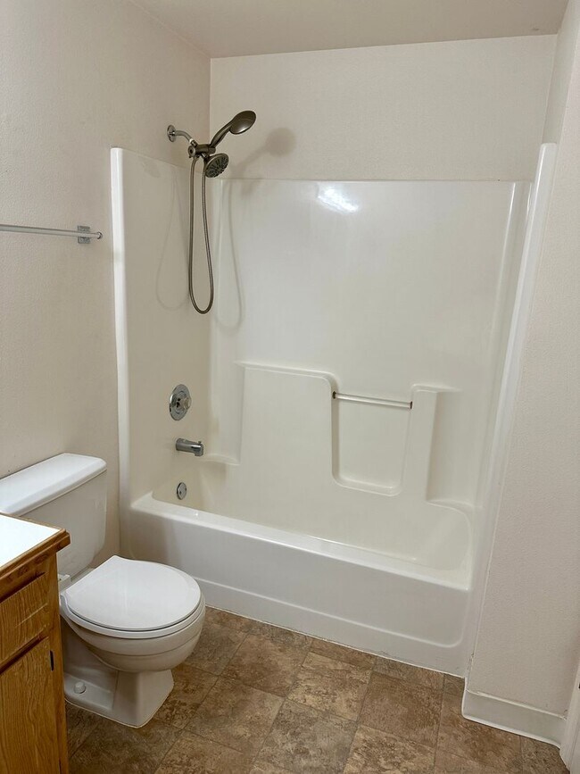 Building Photo - Lovely 4 bedroom in Wilsonville