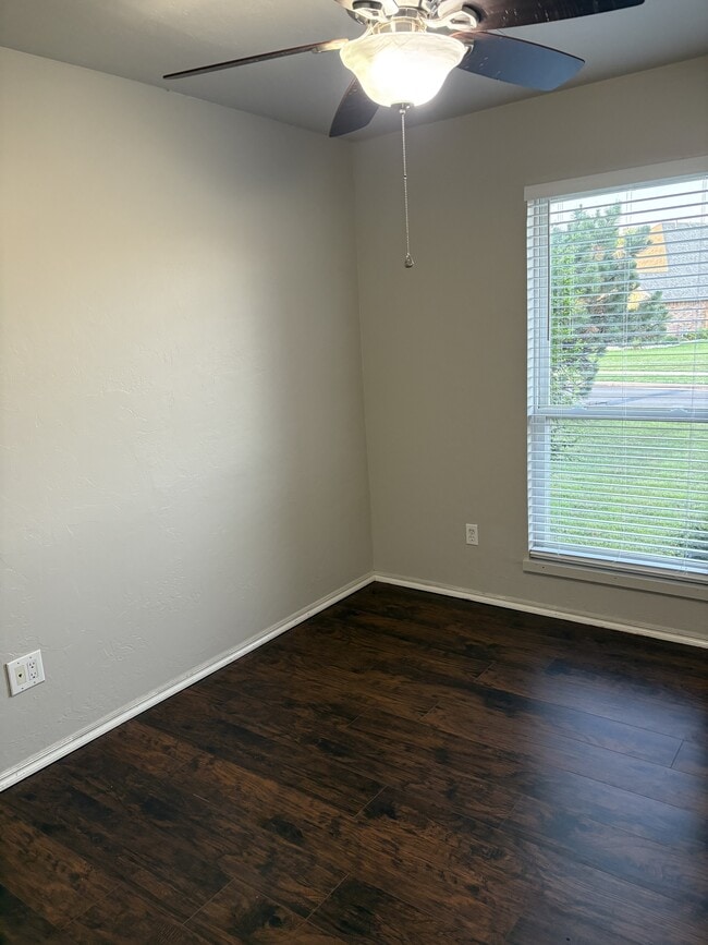 Building Photo - 16109 Sonoma Lake Blvd