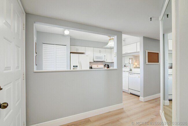 Building Photo - 14426 Amberly Ln
