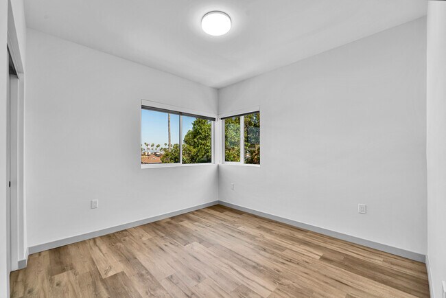 Building Photo - 1240 Magnolia Ave