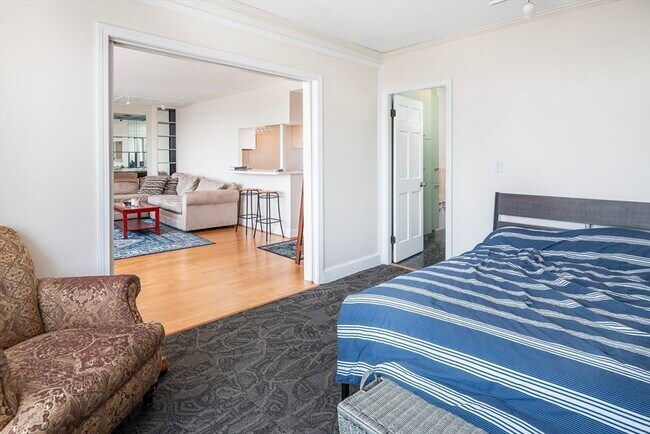 Building Photo - 85 E India Row