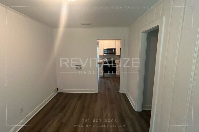Building Photo - **Coming Soon** Beautiful Renovated 3 Bedr...