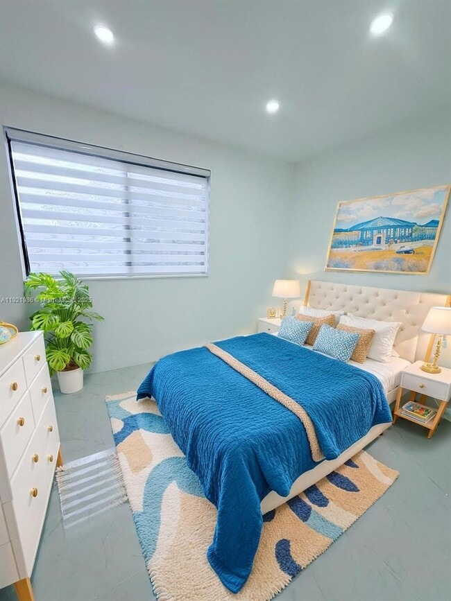 Building Photo - 4240 SW 27th St