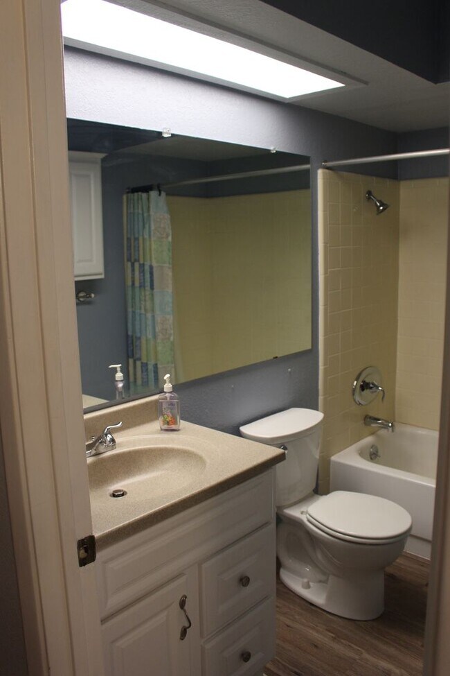 Building Photo - Central Mesa - No HOA with 3 bedrooms