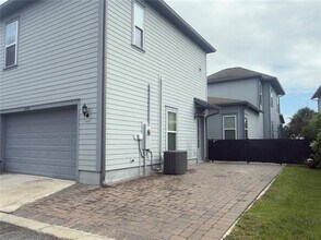 Building Photo - 12949 Doisy St