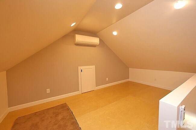 Building Photo - 227 Forbush Mountain Dr