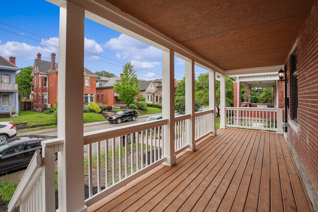 Spacious front porch, essential urban living - 618 S Ohio Ave