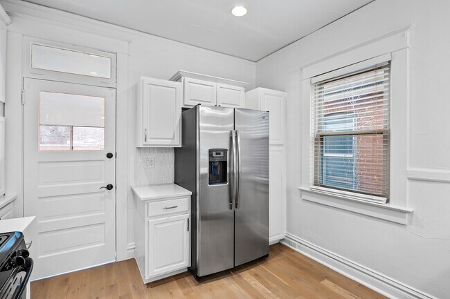 Building Photo - Charming Duplex in Wash Park!