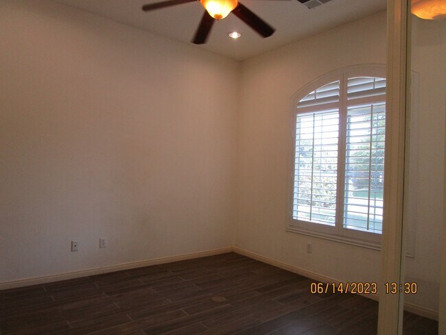 Building Photo - Seven Oaks Grand Island