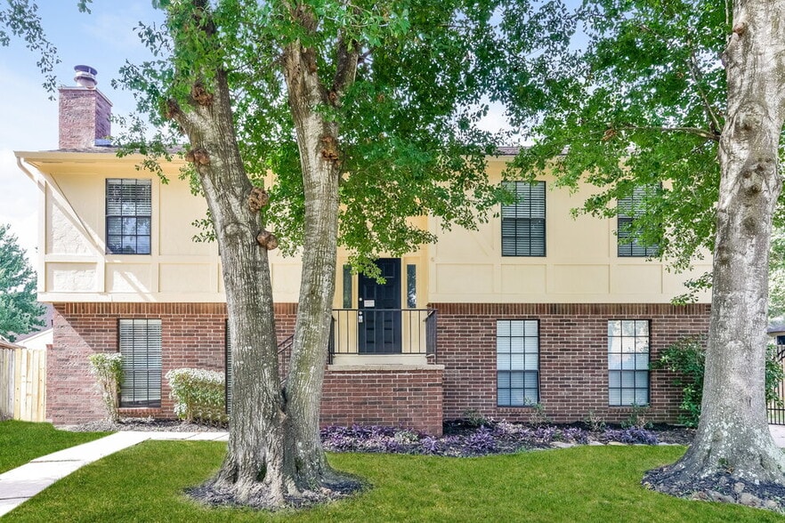 Primary Photo - 15515 Windy Cove Dr