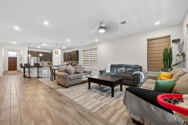 Building Photo - 5724 Texas Sage Dr