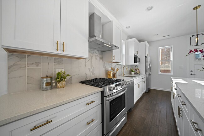 Building Photo - 6556 S Evans Ave