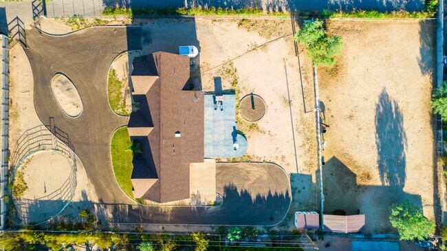 Building Photo - Beautiful 4 Bedroom Home on 1.25 ACRES in QUEEN CREEK!