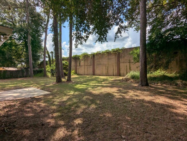 Building Photo - 3100 Dunkeld Ct