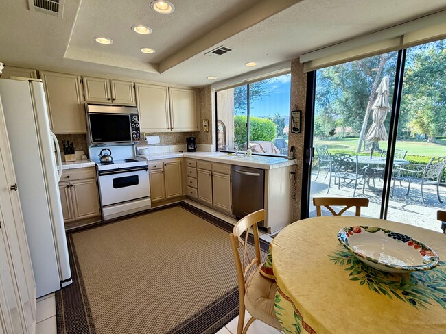 Building Photo - 347 Villena Way