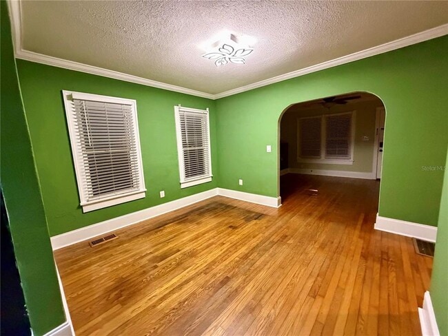 Building Photo - 2540 Dartmouth Ave N