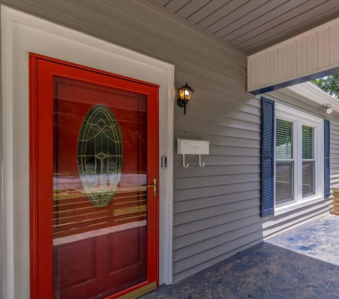 Building Photo - 1393 Westview Dr SW