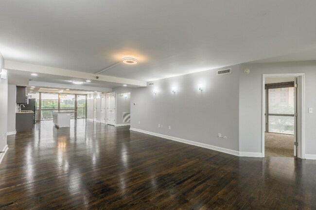 Building Photo - 600 Admiral Blvd