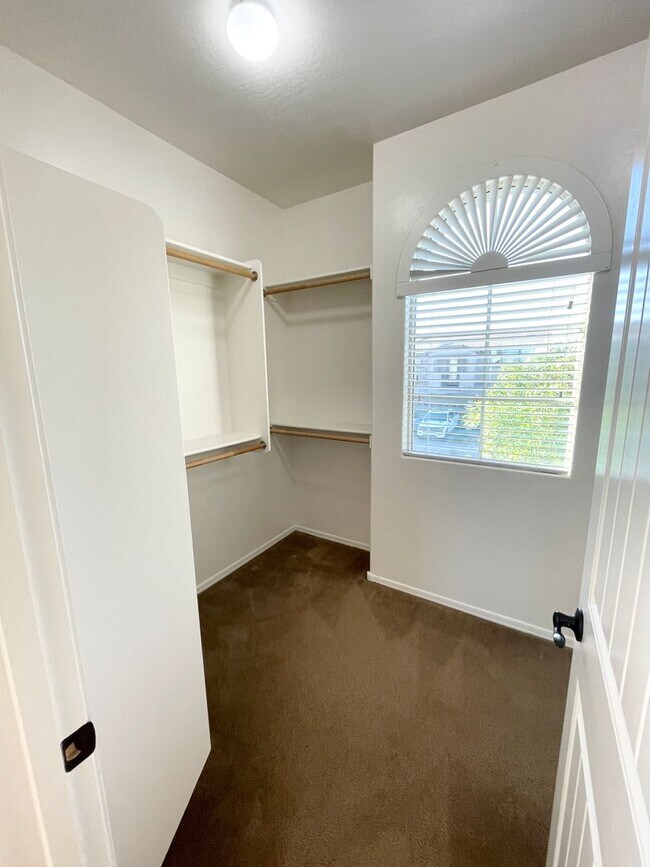 Building Photo - 3454 E Azalea Dr