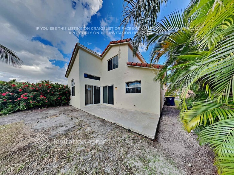 Building Photo - 1089 SE 6th Ave