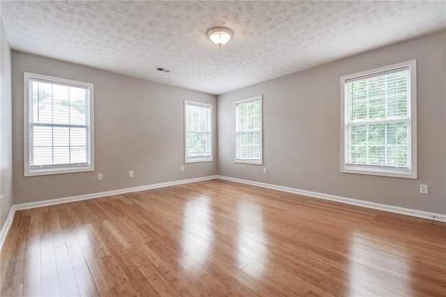 Building Photo - 305 Derby Dr