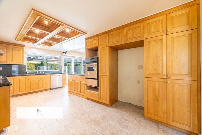 Building Photo - Quiet Cul-De-Sac Living with Pool – Arcadia Unified Schools