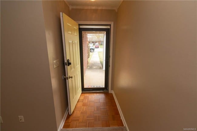 Building Photo - 8357 Grand Oaks Ct