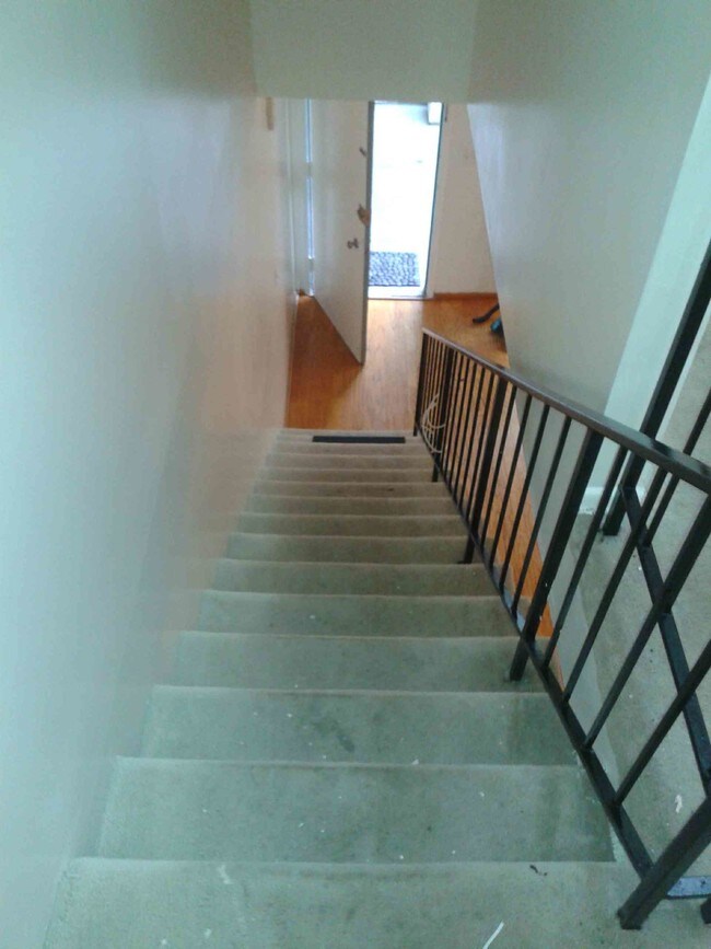 stairs - 3512 Pacific Ave