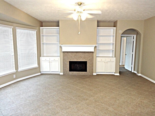Building Photo - 3523 Pine Valley Dr