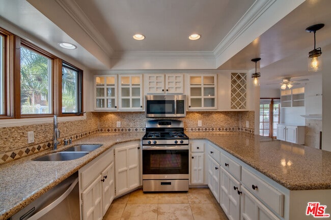 Building Photo - 127 Abalone Ave