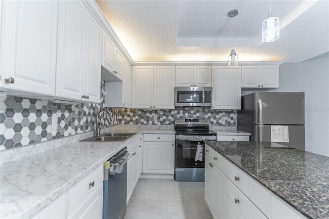 Building Photo - 2045 Grand Oak Dr