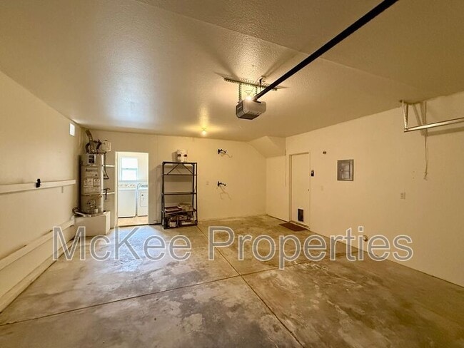 Building Photo - 4734 E Mountain View Dr